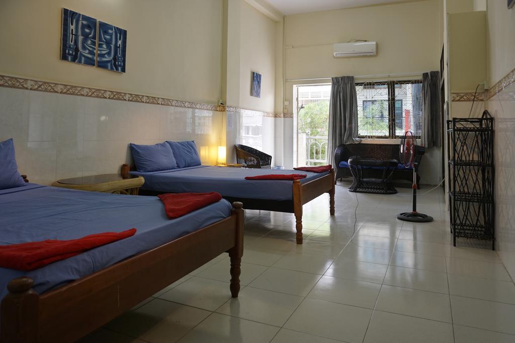 Riverside Backpackers Phnom Penh Rom bilde