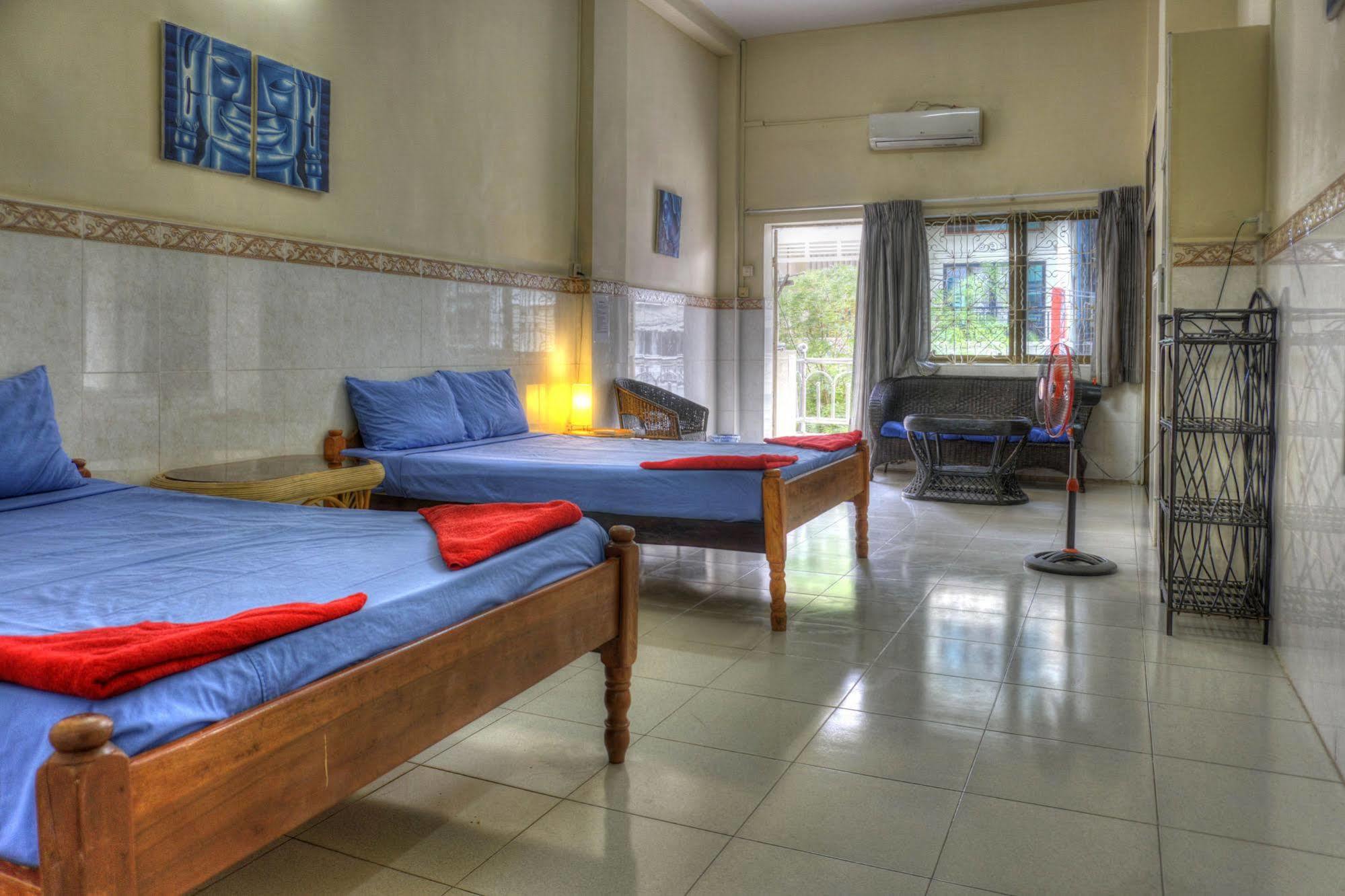 Riverside Backpackers Phnom Penh Eksteriør bilde