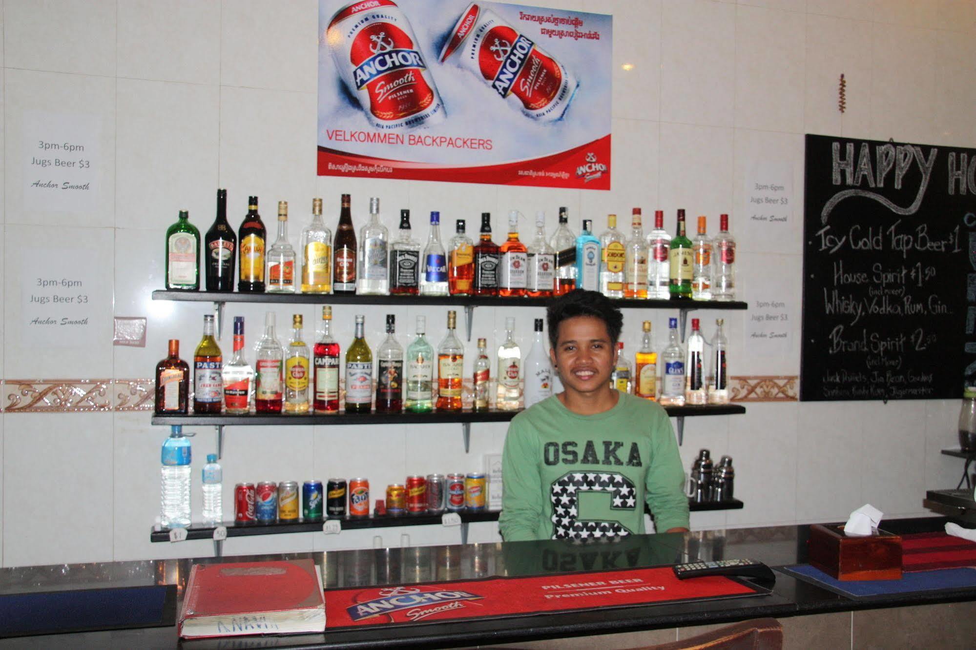 Riverside Backpackers Phnom Penh Eksteriør bilde