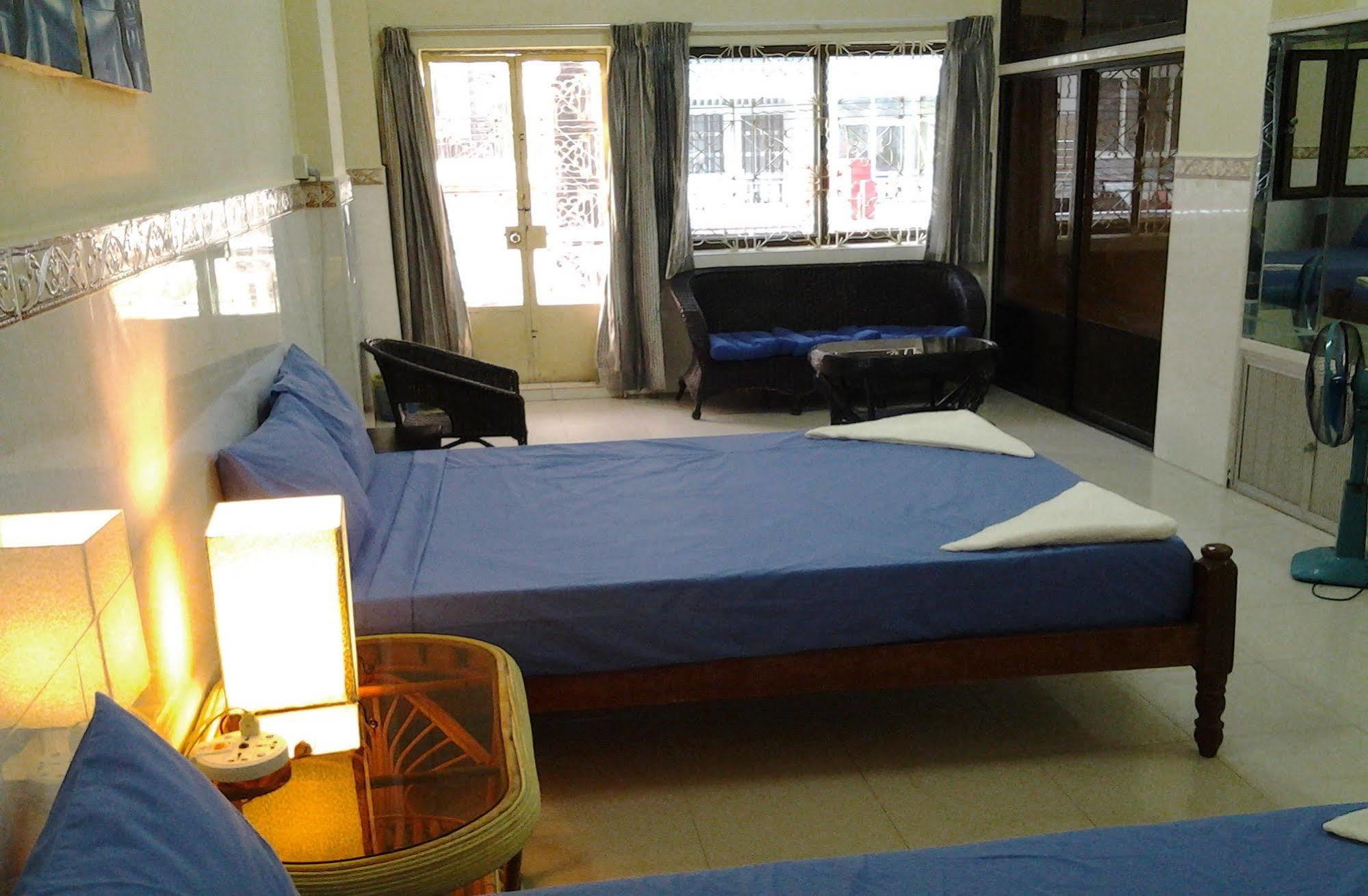 Riverside Backpackers Phnom Penh Eksteriør bilde